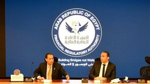 عمران يلتقي بشركات التطوير العقارى لبحث مقترحاتهم لتنشيط القطاع العقارى