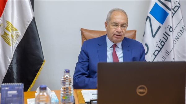 اقتصادية قناة السويس تستضيف مائدة مستديرة مع ممثلي شركات الوقود الأخضر