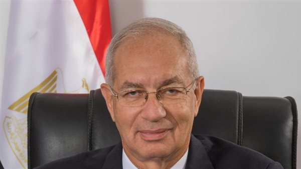 رئيس اقتصادية قناة السويس يتجه للعاصمة البريطانية لندن لعرض الفرص الاستثمارية في 