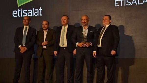 تكريم اتصالات مصر في احتفالية bt100 لدورها البارز في الرقمنة ونشر الشمول المالي