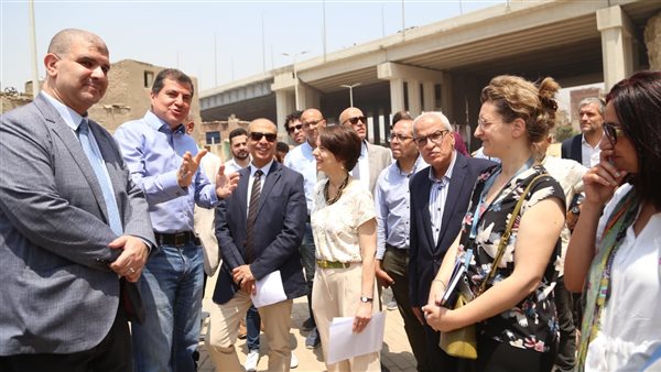 وفد الوكالة الفرنسية للتنمية يتفقد مشروعات برنامج الارتقاء الحضري بمحافظة القاهرة