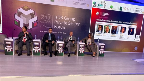 فريد: البورصة المصرية تعمل على تطوير قدرات الشركات المقيدة لاعداد تقارير استدامة والافصاح عنها 