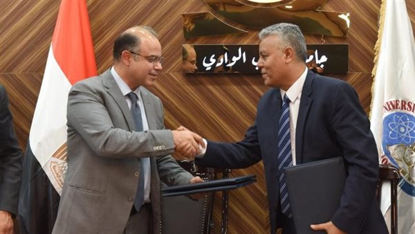 البورصة توقع بروتوكول مع جامعة جنوب الوادي في قنا لتعليم الطلاب أساسيات الاستثمار والادخار