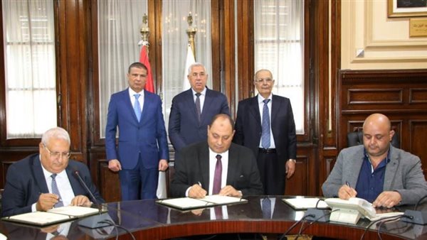 وزير الزراعة يشهد توقيع برتوكول تعاون في مجال تحسين سلالات الثروة الحيوانية بين الوزارة والبنك الزراعي وشركة هيلثي ميلك