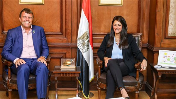 المشاط تستقبل رائد العمل المناخي البريطاني وممثل الأمم المتحدة رفيع المستوى لقمة المناخ COP27