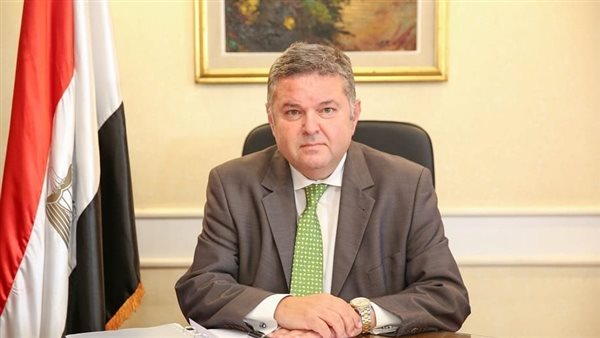 توفيق يتابع الإجراءات النهائية لتأسيس شركة مصر لمحطات شحن السيارات الكهربائية