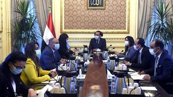 رئيس الوزراء يستعرض تمويل مشروعات برنامج 