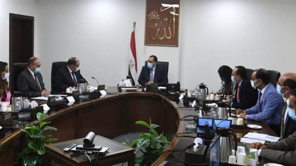 الصناعة: نعمل على سرعة إصدار الاعتمادات المستندية لشراء المواد الخام وتسهيل الحصول على التمويل من القطاع المصرفي