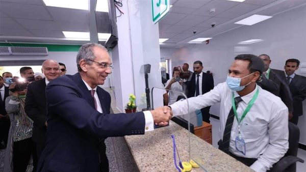 عمرو طلعت أربعة مكاتب للبريد بعد تطويرها لتقديم الخدمات المالية والبريدية والحكومية للمواطنين