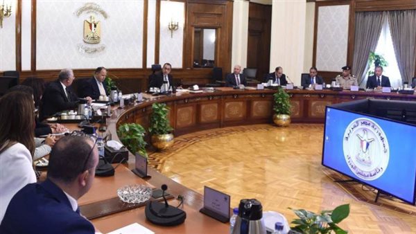 رئيس الوزراء يتابع سبل تنمية الصادرات المصرية لدول القارة الافريقية