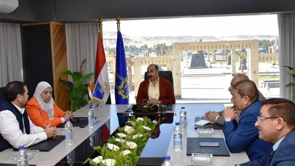 محافظ أسوان: الإتفاق مع بنك القاهرة لإقامة معرض دائم صديق للبيئة بحديقة الشيراتون