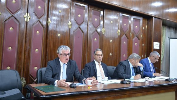 رئيس اقتصادية قناة السويس يستعرض تجهيز منطقة أبو خليفة لاستقبال الاستثمارات خلال 2023