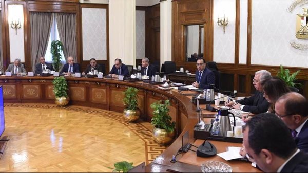 رئيس الوزراء: بدء الترتيبات الخاصة بالإفراج عن كل السلع الموجودة في الموانئ تباعًا