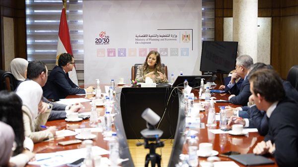 هالة السعيد تبحث مع مدير إدارة البيئة وتغير المناخ بوزارة الخارجية الخطوات المستقبلية لمبادرات COP27