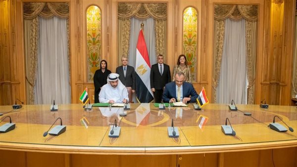 3 وزراء يشهدون توقيع مذكرة تفاهم بين 