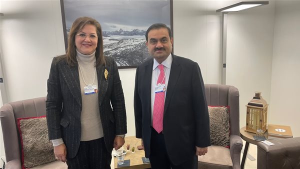 وزيرة التخطيط والتنمية الاقتصادية تلتقي رئيس ومؤسس مجموعة أداني الهندية