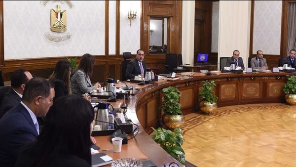 رئيس الوزراء يتابع خطوات تنفيذ برنامج الطروحات