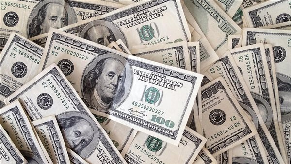 استقرار أسعار صرف الدولار مقابل الجنيه المصري في بداية التعاملات