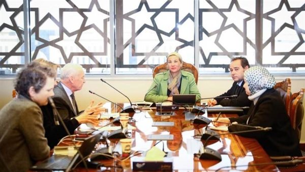 وزيرة البيئة تناقش مع بعثة البنك الدولي برنامج تمويل سياسات التنمية في تنفيذ أجندة مصر بملف المناخ