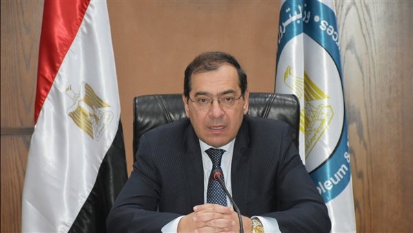 وزير البترول يبحث مع 