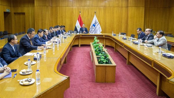 وفد جيتيانج الصيني يبحث ضخ استثمارات بالمنطقة الاقتصادية لقناة السويس