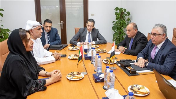 رئيس اقتصادية قناة السويس يلتقي رئيس القطاع الدولي لموانئ أبو ظبي لبحث التعاون خلال الفترة المقبلة