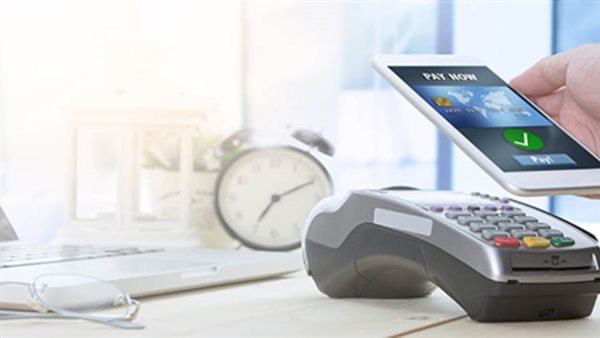 «المركزي» يحدد ضوابط مكافحة غسل الأموال بخدمات ترميز البطاقات على الأجهزة الإلكترونية