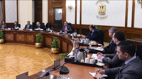 رئيس الوزراء يتابع الموقف التنفيذي لتوفير الأراضى الصناعية 