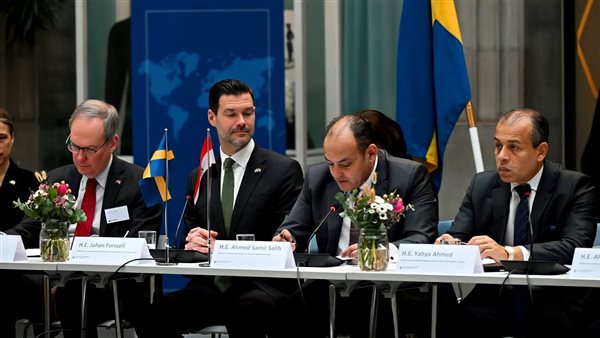 وزير التجارة والصناعة يزور شركة ايريكسون العالمية ومجموعة Ahlens لسلاسل السوبر ماركت