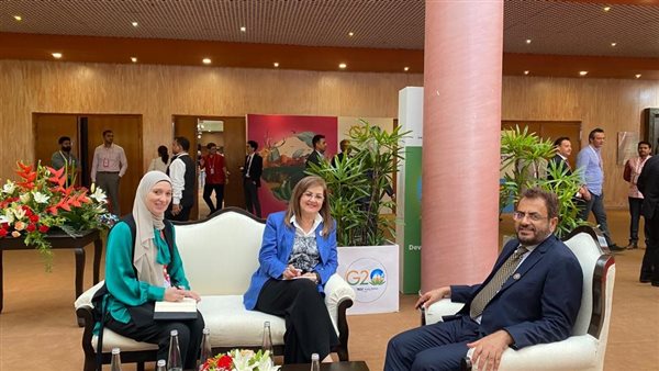 وزيرة التخطيط تلتقي وزير الاقتصاد العماني لبحث سبل التعاون الفني بين البلدين