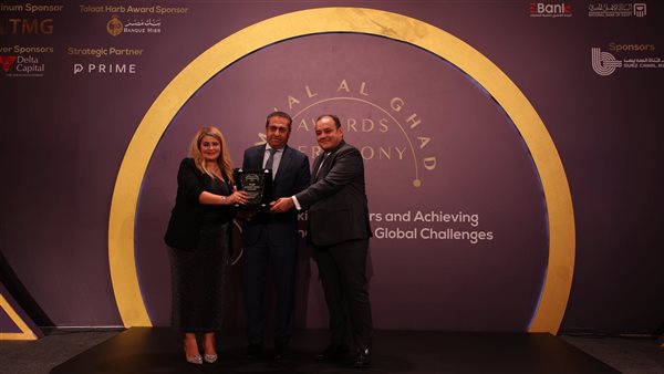 رئيس شركة العاصمة الإدارية للتنمية العمرانية يحصد جائزة الإنجاز المؤسسى بقمة مصر للأفضل 2023