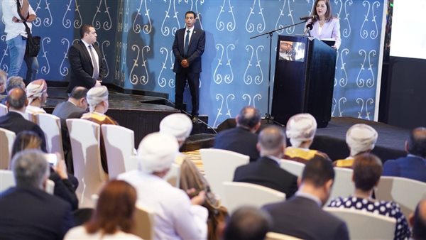 هالة السعيد تستعرض مناخ وفرص الاستثمار خلال مشاركتها في ملتقى رجال الأعمال المصري العماني
