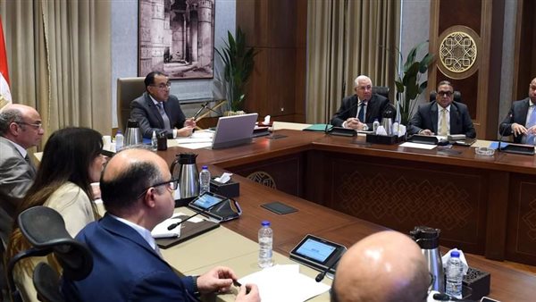 رئيس الوزراء يناقش مقترحات تحفيز نشاط البورصة المصرية للسلع