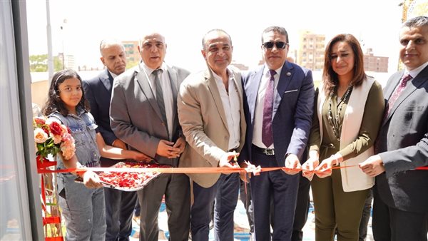 نائب وزيرة التخطيط والتنمية الاقتصادية يفتتح المركز التكنولوجي لخدمات المواطنين بمدينة بدر