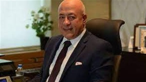 أبو الفتوح: 4 مليار دولار خارج القطاع المصرفي.. و3.5 مليار دولار حصيلة شهادات الـ5.25%