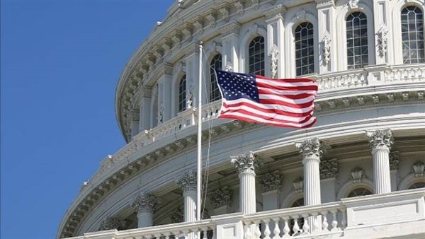 بلومبرج: فيتش تخفض تصنيف الولايات المتحدة الأمريكية الائتماني إلى +AA