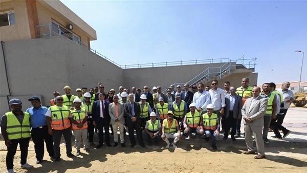 وزير الإسكان يتفقد محطة تنقية مياه الشرب بالقاهرة الجديدة  