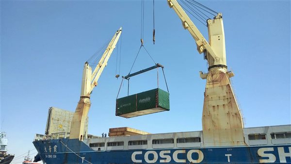 المنطقة الاقتصادية لقناة السويس: وصول سفينة مهيئات لميناء الأدبية تحمل معدات حيوية لصناعة الأدوية