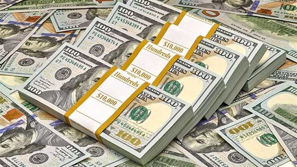 فايننشال تايمز: توقعات بخفض البنوك المركزية لسعر الفائدة في العام 2024 وسط تحذيرات الخبراء