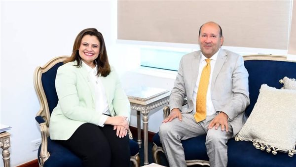 وزيرة الهجرة تبحث إشراك المصريين بالخارج في المبادرة الوطنية للمشروعات الخضراء الذكية