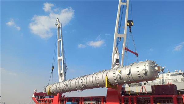 اقتصادية قناة السويس: الأدبية يستقبل سفينتي 