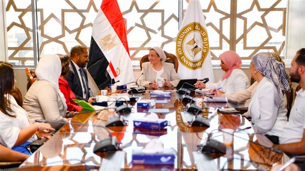 وزيرة البيئة تستعرض أهم مجالات تطوير والإرتقاء بالعمل البيئي والمناخي فى مصر
