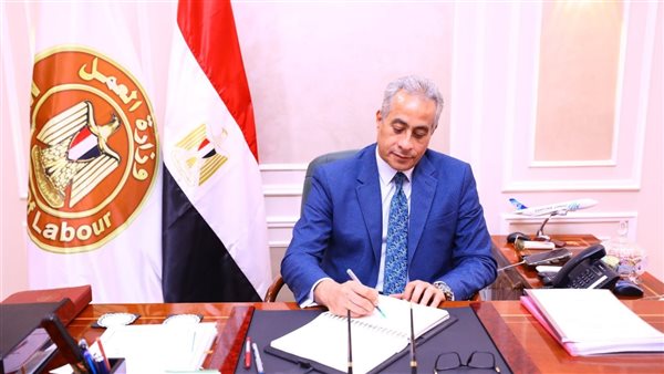 وزير العمل: زيادة 500 جنيه على أجور عمال القطاع الخاص 