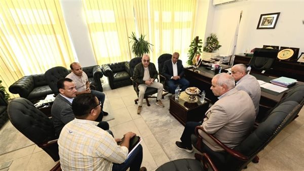  وزير الإسكان يعقد اجتماعا بمقر جهاز مدينة العلمين الجديدة لمتابعة سير العمل بالمشروعات 