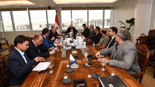 وزير الإسكان ومحافظ القاهرة يتابعان الموقف التنفيذى لمشروعات التطوير الجارى تنفيذها بالمحافظة