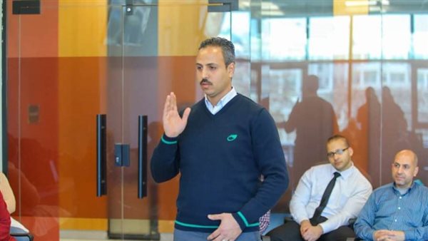 البريد يطلق برامج تدريبية للعاملين على لغة الإشارة وكيفية التعامل مع ذوي الهمم 