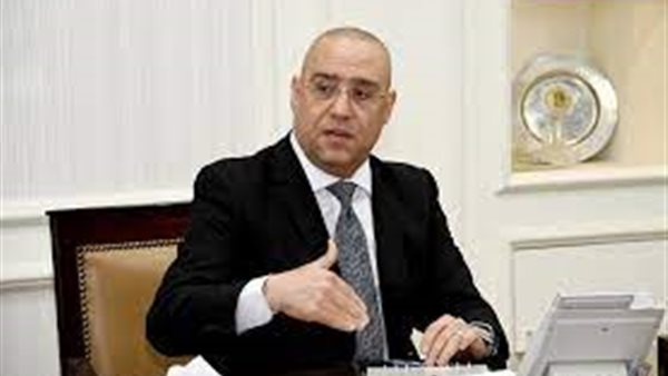 وزير الإسكان يُصدر قرارات لإزالة مخالفات بناء بالقطاعين الأول والثاني في الساحل الشمالي 