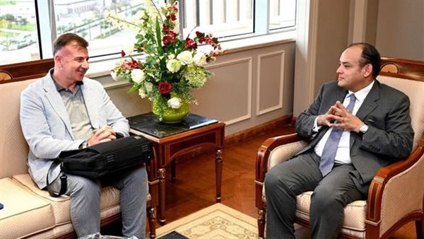 وزير التجارة والصناعة يبحث مع شركة كوفرا الإيطالية ضخ استثمارات جديدة 