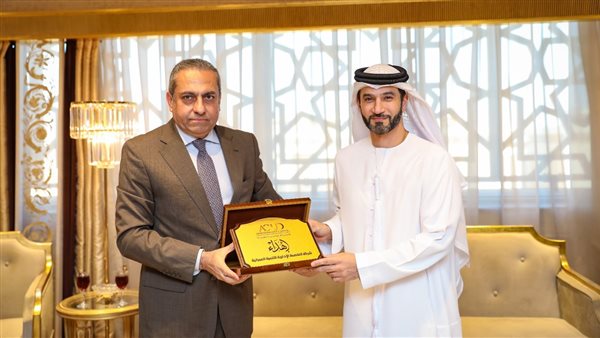  سفارة الإمارات بالقاهرة وشركة العاصمة الإدارية يوقعان عقد بيع قطعة أرض لبناء مقر بالحي الدبلوماسي