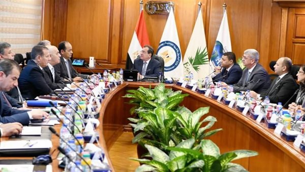 شرايين لتوفير امدادات الطاقة.. وزير البترول يؤكد أهمية توسعات 